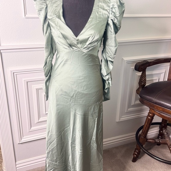 Line & Dot Sage Long Sleeve Dress - Picture 5 of 11